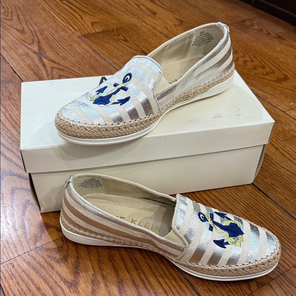 NEW Anne Klein Women's Zarenna Slip On - Cream and Blue